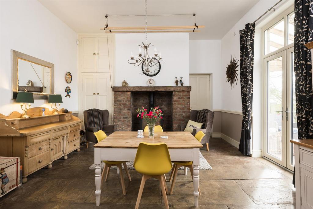 Breakfast Room