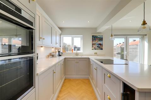 47 Marlowe Road, Worthing, BN14 8EY