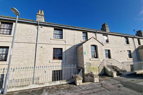 3 bedroom flat to rent, Alma Terrace, Portland