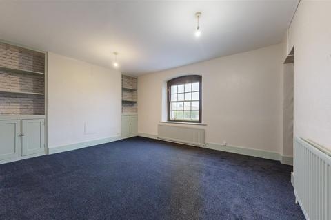 3 bedroom flat to rent, Alma Terrace, Portland