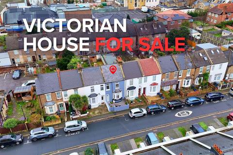 3 bedroom terraced house for sale, Cross Lances Rd., Hounslow TW3