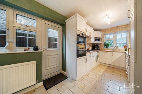 4 bedroom semi-detached house for sale, Hatch Road, Brentwood