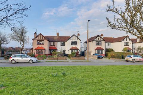 4 bedroom semi-detached house for sale, Highlands Boulevard, Leigh-on-Sea SS9