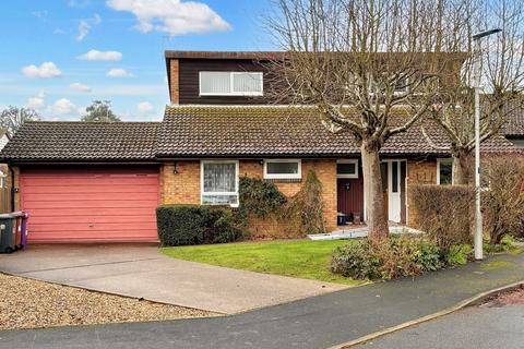 4 bedroom detached bungalow for sale, Greenway, Letchworth Garden City, SG6