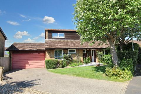 4 bedroom detached bungalow for sale, Greenway, Letchworth Garden City, SG6