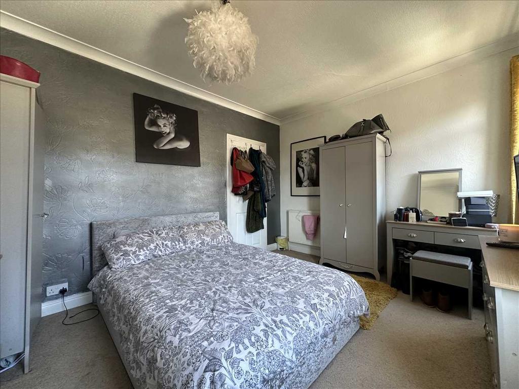 Bedroom (Front)