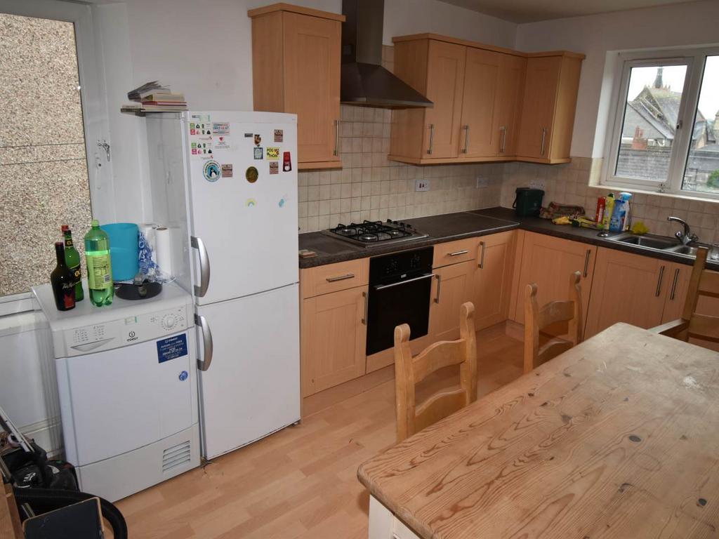 Kitchen photo 2