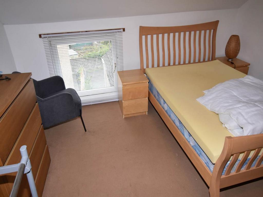 Bedroom 2 photo 2