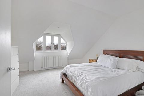 1 bedroom apartment for sale, Hills Road, Buckhurst Hill, IG9