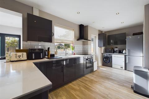 91 Thornton Crescent, Coulsdon, CR5 1LG