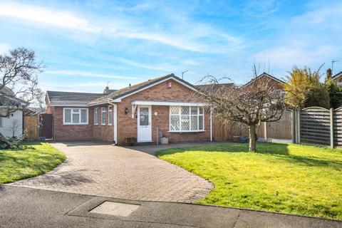 2 bedroom bungalow for sale, Arundel Road, Bromsgrove, Worcestershire, B60