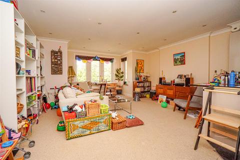 2 bedroom flat for sale, Brittany Road, St. Leonards-On-Sea