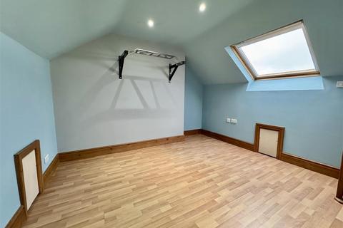 208 Darton Lane, Mapplewell, Barnsley, S75 6AJ