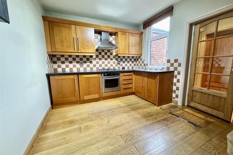 208 Darton Lane, Mapplewell, Barnsley, S75 6AJ