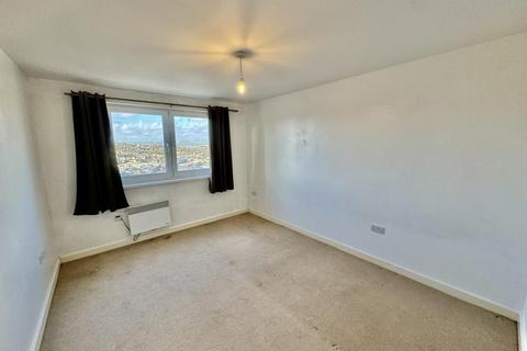 2 bedroom flat to rent, Parkwood Rise, Keighley, BD21 4RF