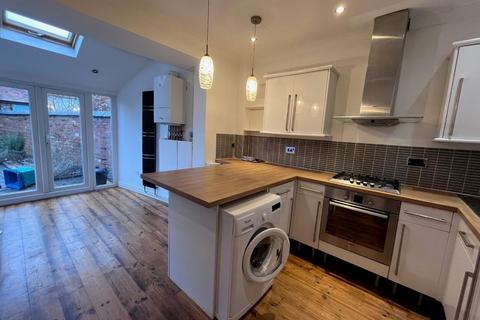 2 bedroom terraced house to rent, Greenfield Road, Harborne, Birmingham