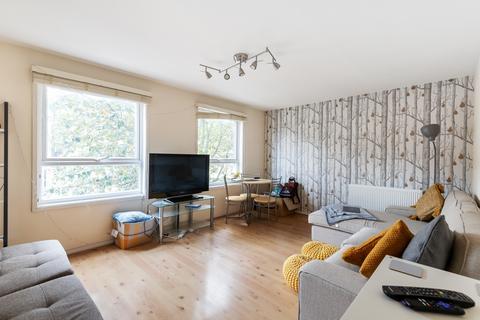 3 bedroom flat to rent, Mayford Road Balham SW12