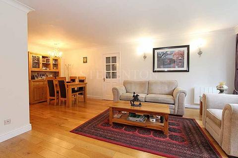 2 bedroom apartment for sale, Wightwick Court, Wightwick, Wolverhampton, WV6