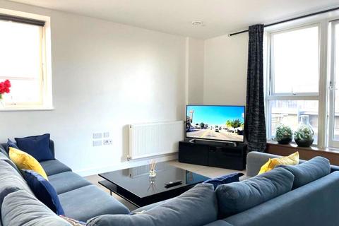 2 bedroom penthouse to rent, Wilkinson Close, Neasden, NW2