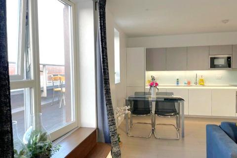 2 bedroom penthouse to rent, Wilkinson Close, Neasden, NW2