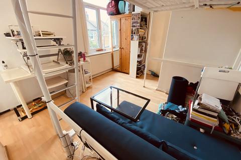 Studio to rent, Tufnell Prk N19