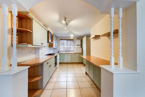 41 Viola Close, South Ockendon, RM15 6JF