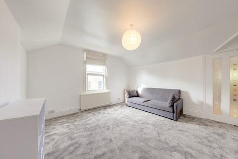 3 bedroom maisonette for sale, Old Road, Hither Green , London, SE13