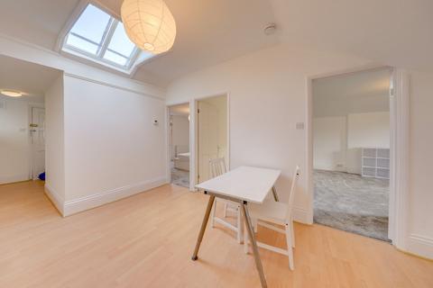 3 bedroom maisonette for sale, Old Road, Hither Green , London, SE13