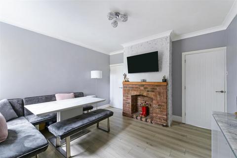 7 Albert Road, Merstham, Redhill, RH1 3LU