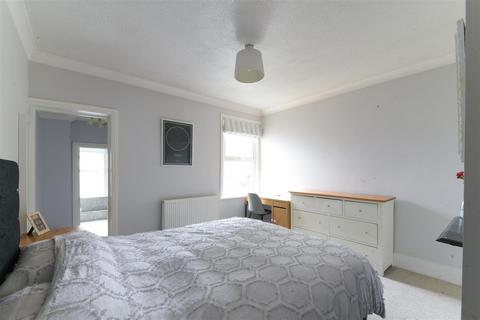 7 Albert Road, Merstham, Redhill, RH1 3LU