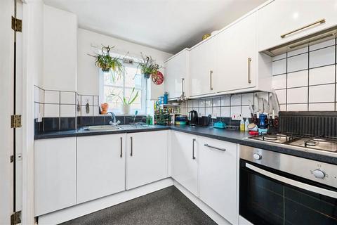 2 bedroom flat for sale, Bedser Close, London SE11