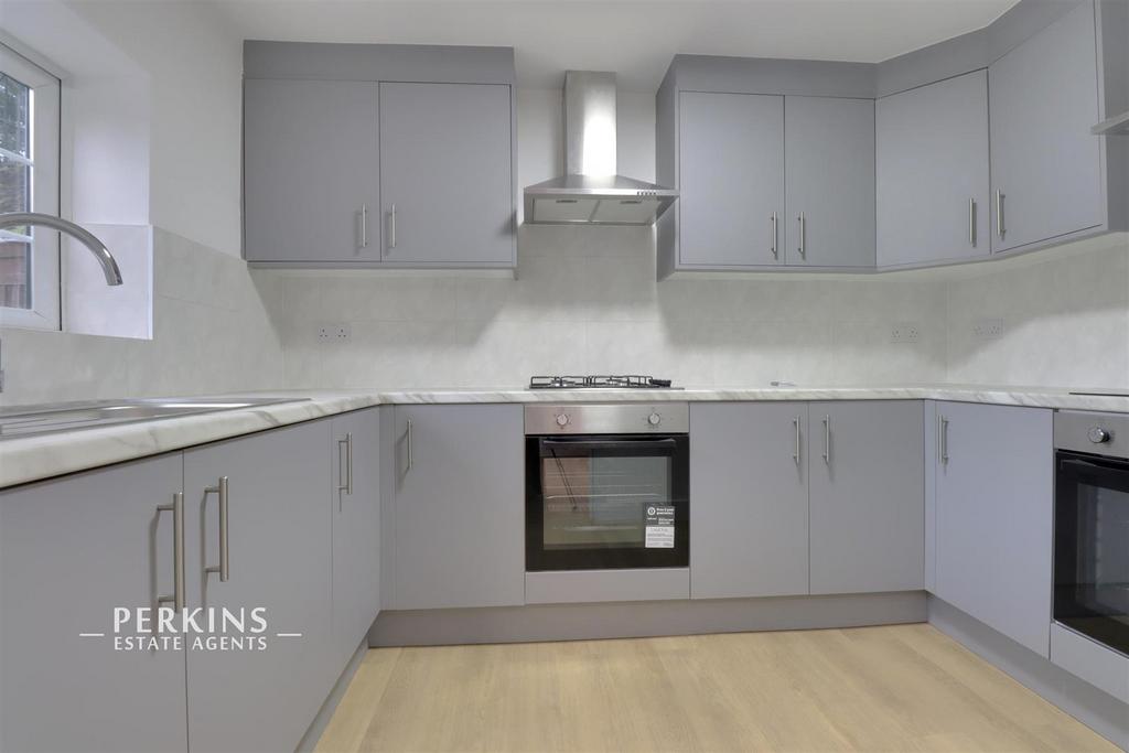KITCHEN 2.jpg
