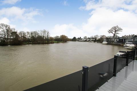 2 bedroom bungalow for sale, Lodge 3 - Chertsey Lane, Staines-upon-Thames