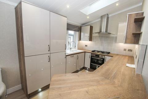 2 bedroom bungalow for sale, Lodge 3 - Chertsey Lane, Staines-upon-Thames