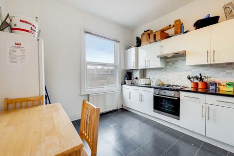 3 bedroom maisonette for sale, Fordwych Road, London NW2