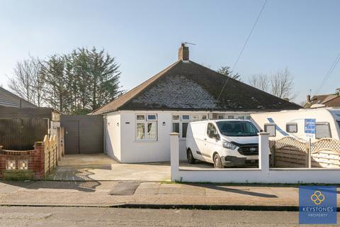 2 bedroom semi-detached bungalow for sale, Playfield Avenue, Collier Row, RM5