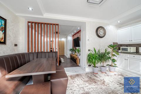 38 Playfield Avenue, Romford, RM5 3LB