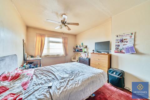 112 Neave Crescent, Romford, RM3 8JH