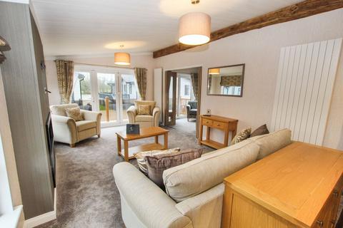 undefined, Lodge 13 - Chertsey Lane, Staines-upon-Thames