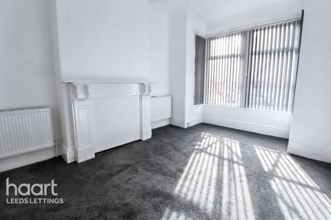 4 bedroom terraced house to rent, Harehills Place, Leeds