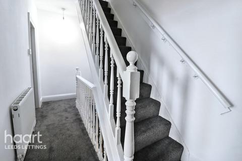 4 bedroom terraced house to rent, Harehills Place, Leeds