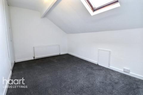 4 bedroom terraced house to rent, Harehills Place, Leeds