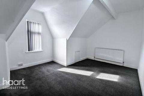 4 bedroom terraced house to rent, Harehills Place, Leeds