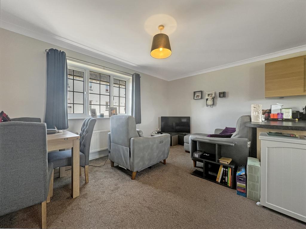Living/Dining Area