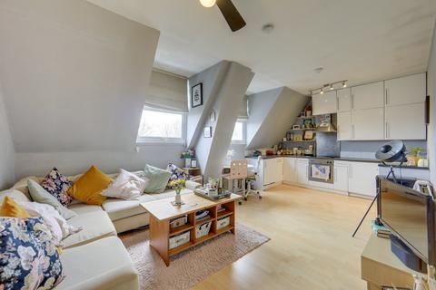 1 bedroom flat for sale, Waldenshaw Road, London, SE23