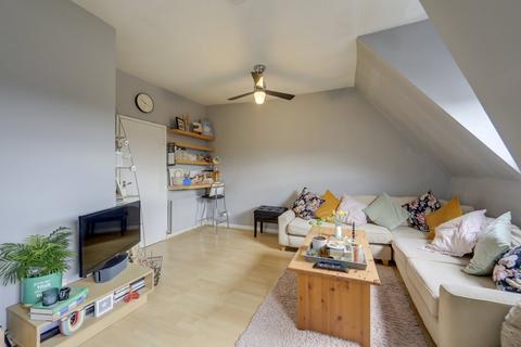 1 bedroom flat for sale, Waldenshaw Road, London, SE23