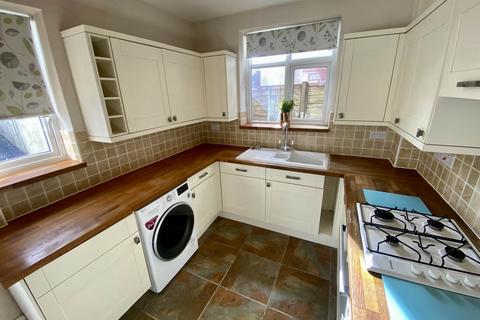 3 bedroom house to rent, Lon Dan-Y-Coed, Sketty, , Swansea