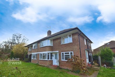 2 bedroom maisonette to rent, Pixham Lane Dorking RH4