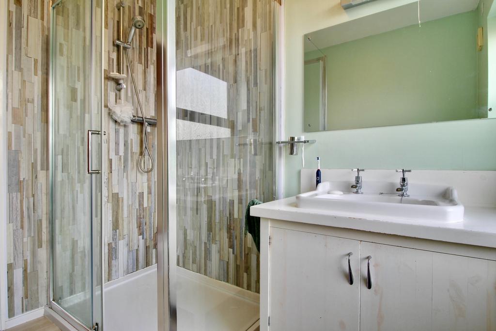 Ensuite - reverse view