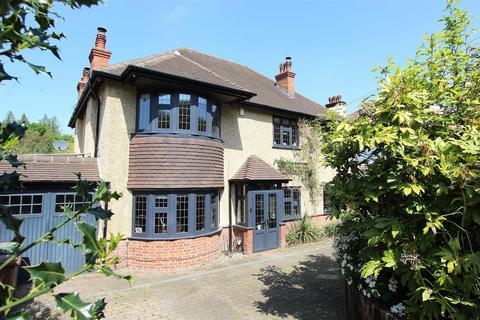 23 Lackford Road, Chipstead, Coulsdon, CR5 3TB
